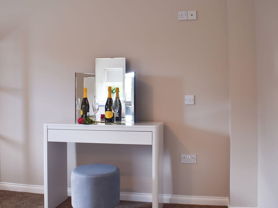 Double bedroom | Fascadail - Inchrie Holiday Cottages, Aberfoyle