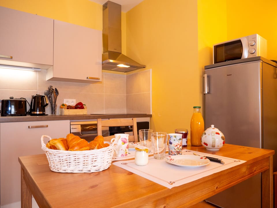 Gite The roses, fitted kitchen
