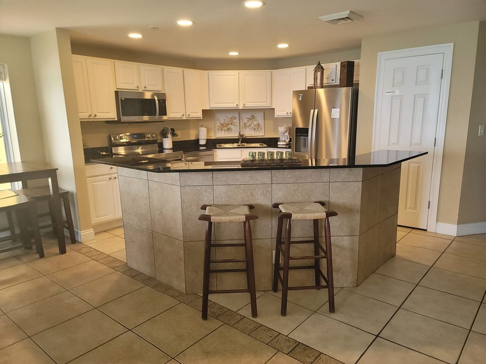very large and well equiped kitchen