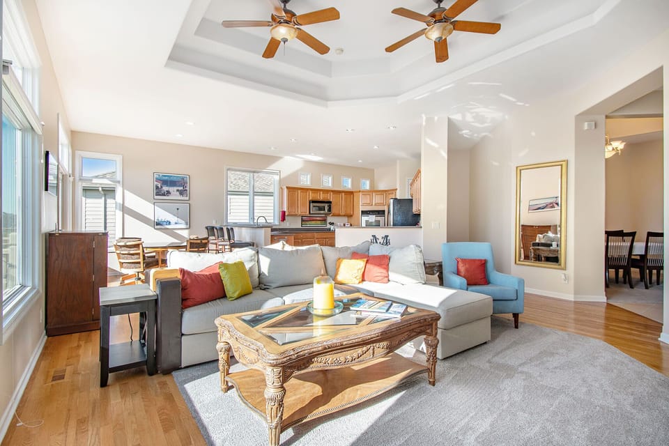 Upstairs Living Room 
