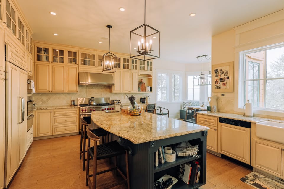 Gourmet Kitchen 
6 burner Wolfe stove, warmer oven and a steamer
