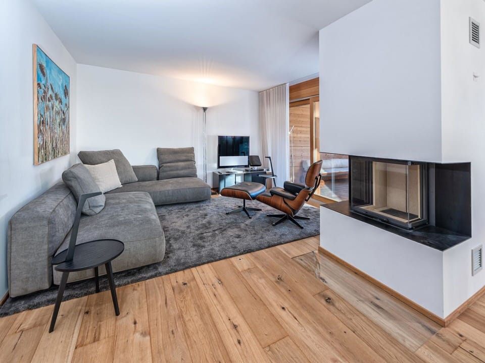 Property, Couch, Furniture, Wood, Interior Design, Comfort, Living Room, Flooring, Floor, Building