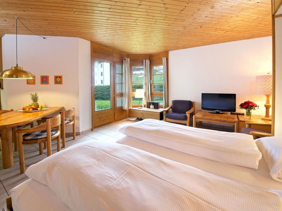 Furniture, Building, Comfort, Window, Wood, Chair, Interior Design, Houseplant, Floor, Bed Frame