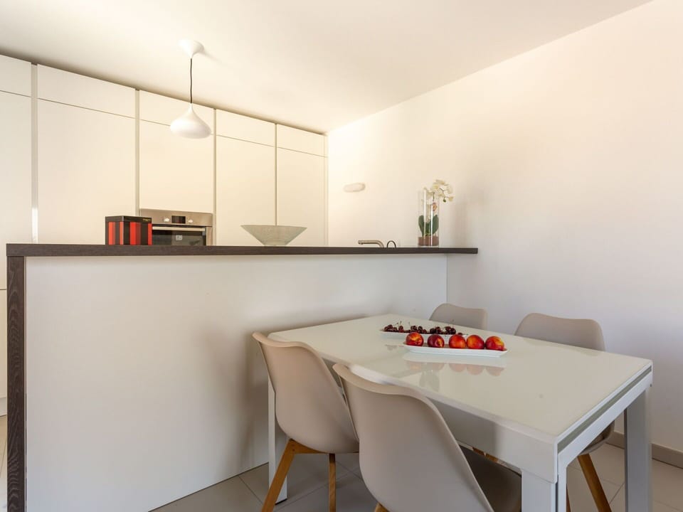 Furniture, Property, Table, Interior Design, Wood, Lighting, Building, Chair, Flooring