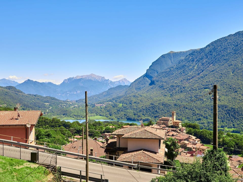 Sky, Mountain, Plant, Plant Community, Tree, Natural Environment, Larch, Natural Landscape, Highland, Slope