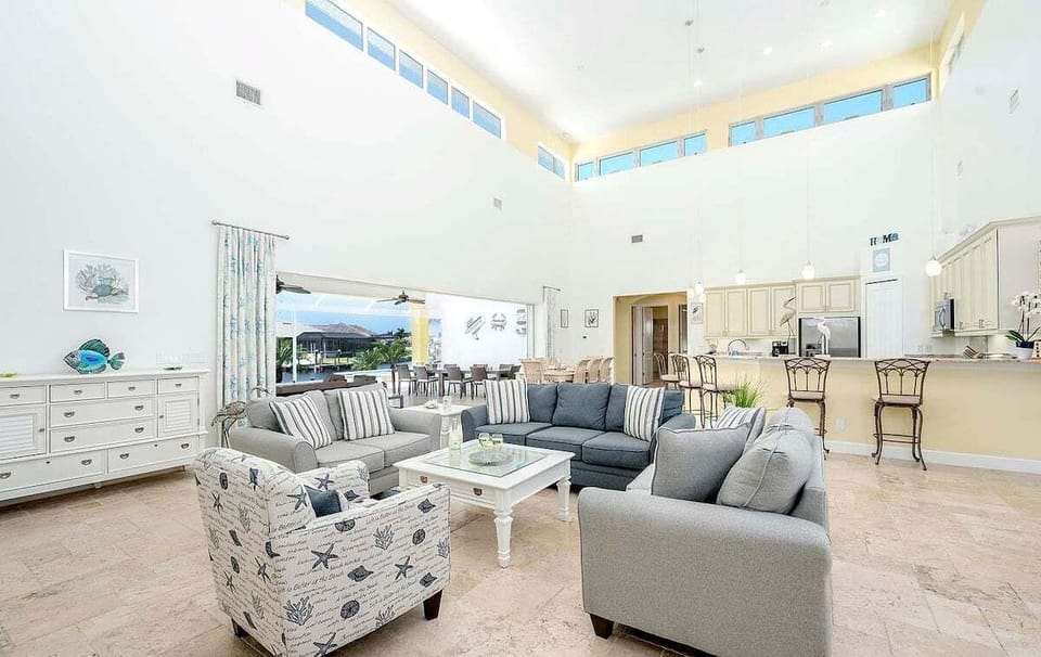 Villa Caya Bonita has an open Floor Plan