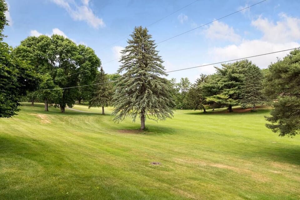 Hastings Golf Club is your backyard!