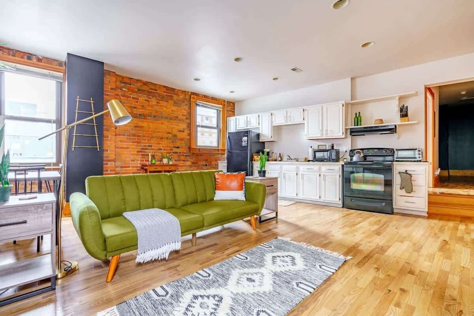 Urban Oasis Loft: Stylish 1-Bed Hideaway

Featured in Road Affair as one of the 15 Best Airbnbs in Columbus, "Lushly Decorated Rental Home" Urban Oasis Loft: Stylish 1-Bed Hideaway, 