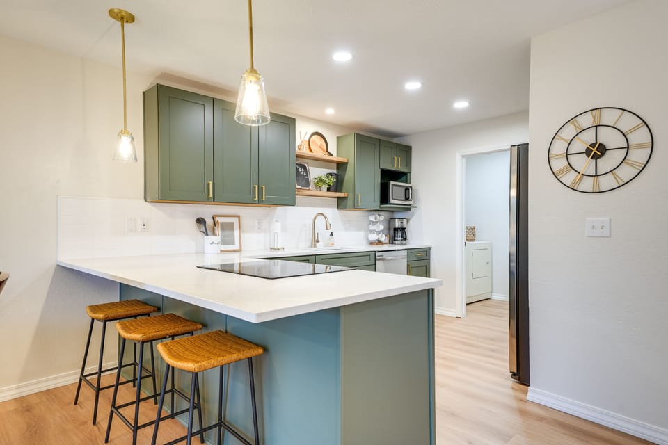 Kitchen | Dishware & Flatware | Crockpot | Blender | Spices | Toaster