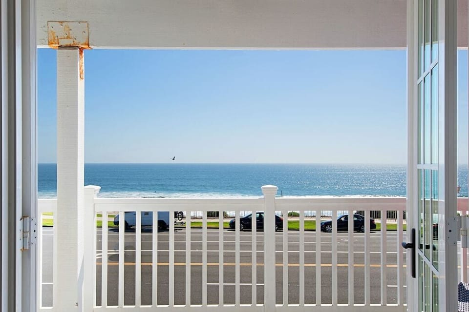 Panoramic view of the ocean from balcony.