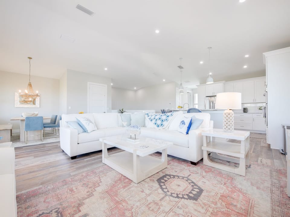 Open concept kitchen & living room area