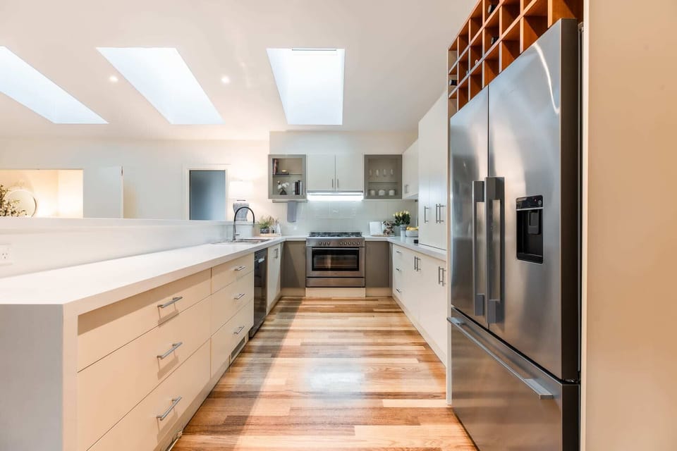 Large Fully Equipped Kitchen