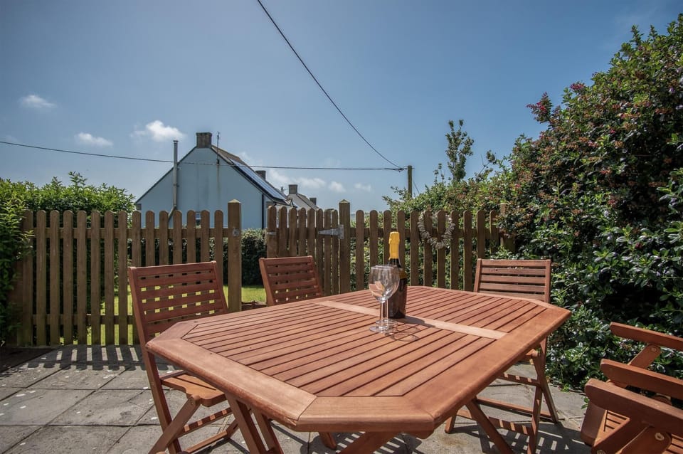 Avoca - 3 Bedroom Holiday Home - Llangennith (1627)
