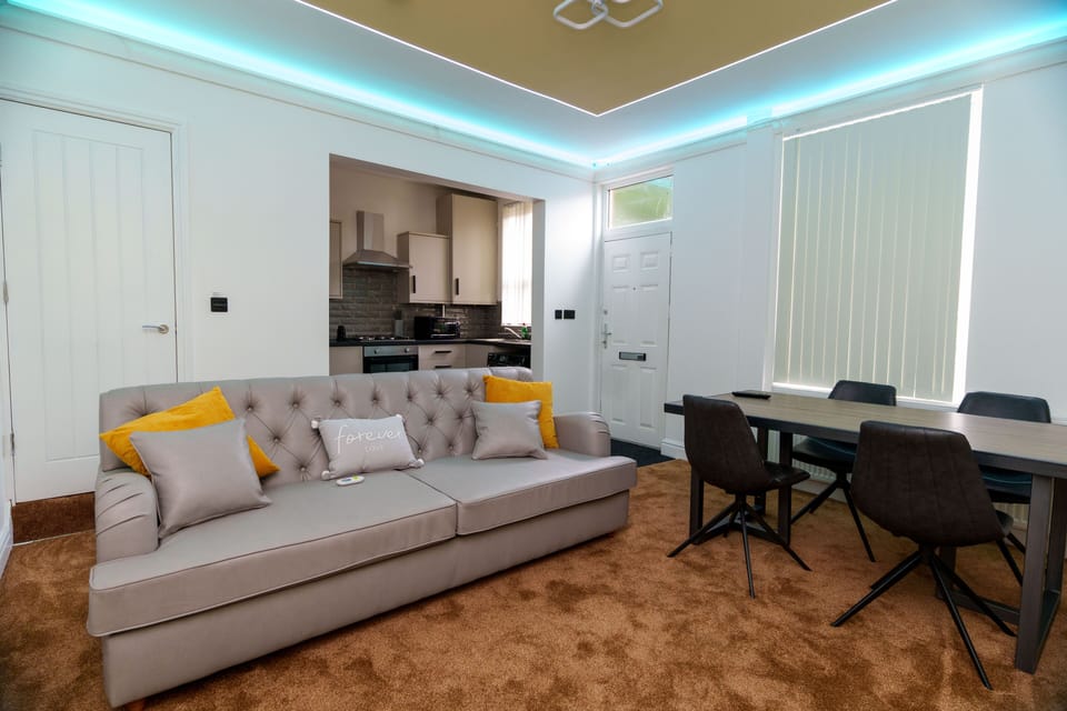 Living Room / Lounge