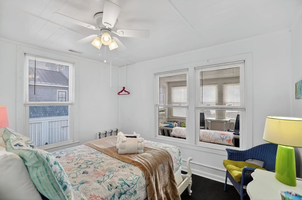 Bedroom 3 - Queen Bed
