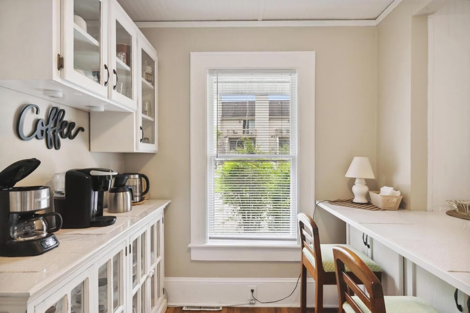 Kitchen coffee bar