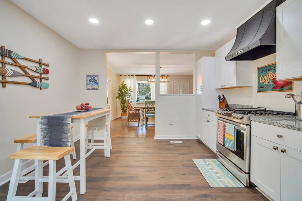 eating area  in the kitchen area