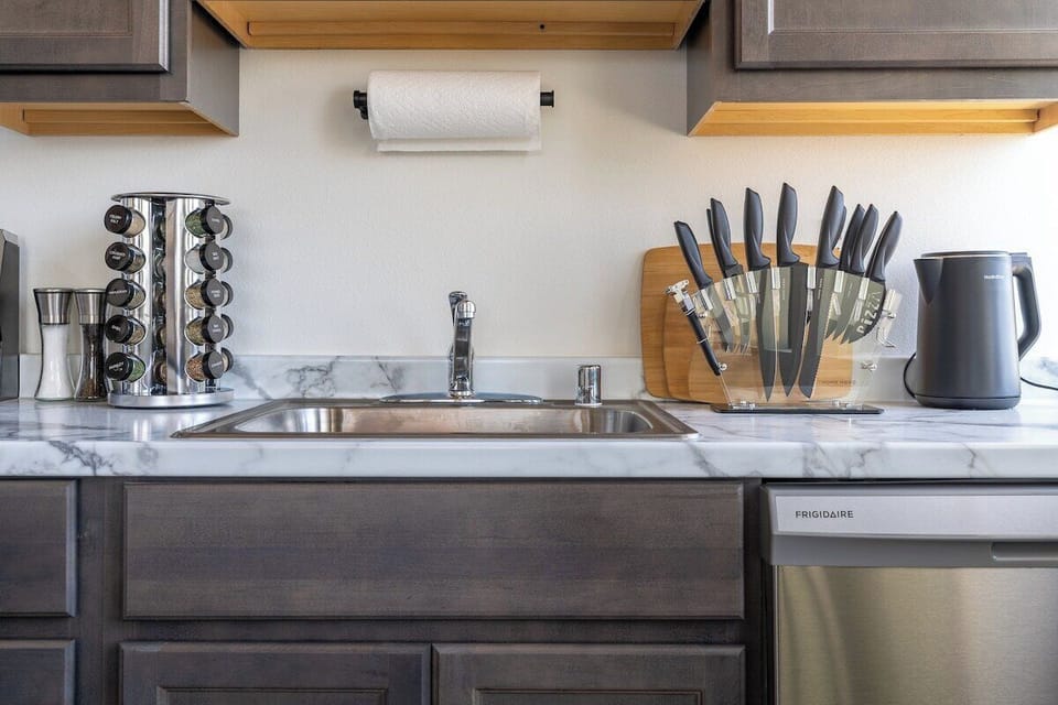 From spices to spoons and measuring cups, a fully equipped kitchen to prepare your own home made meals!