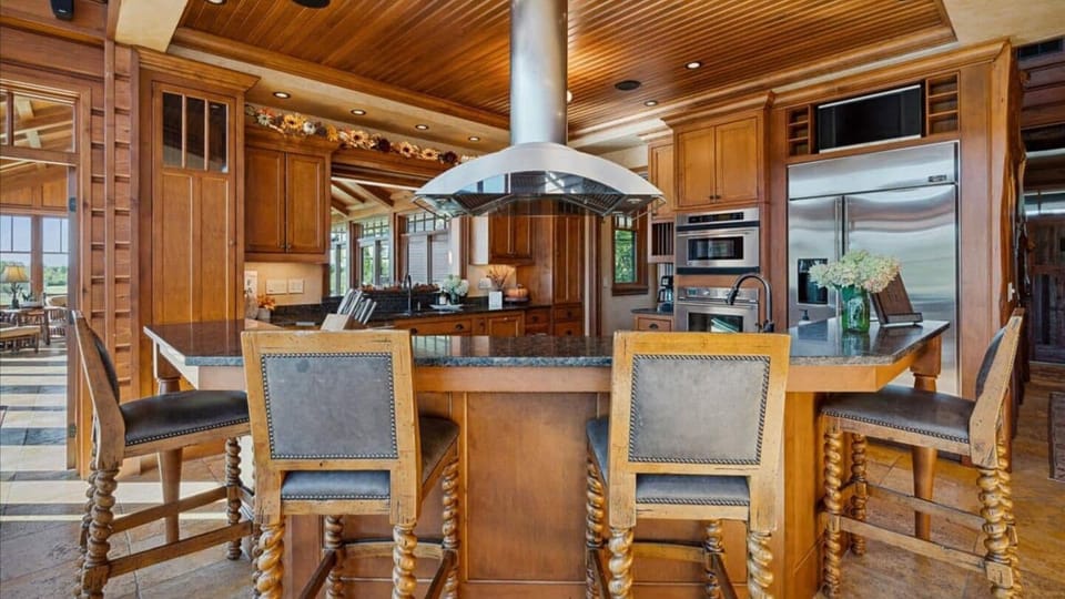 Main Lodge - Kitchen