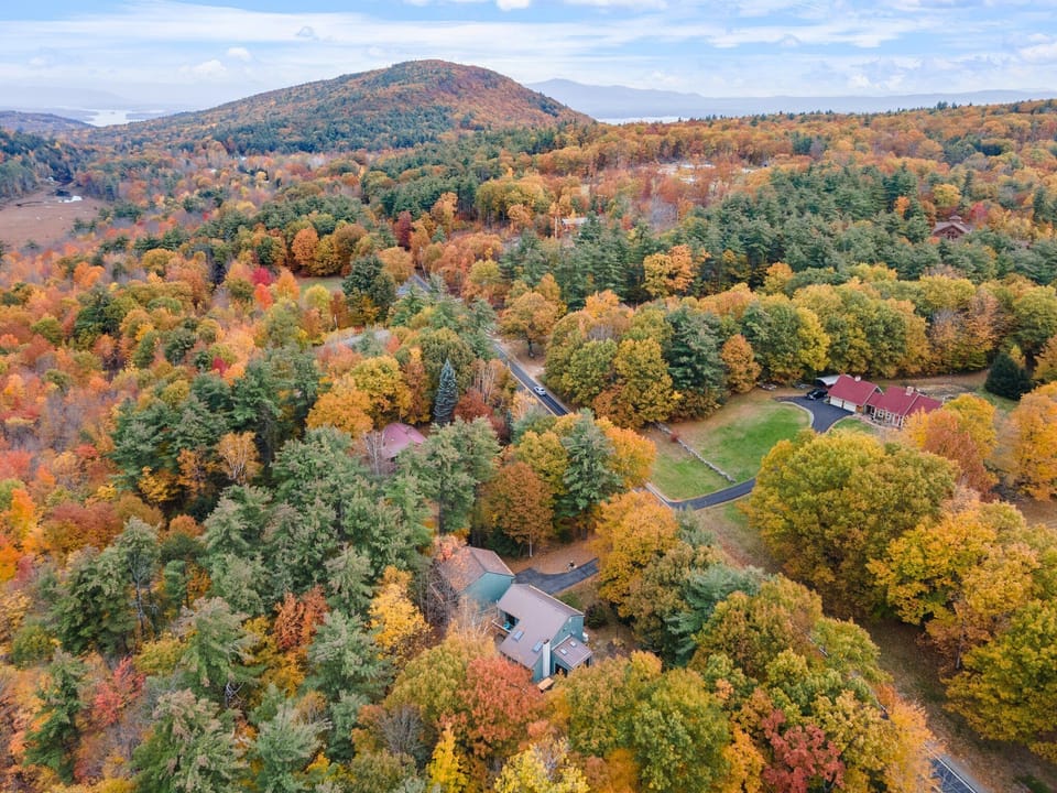 Perfect setting to enjoy fall colors
