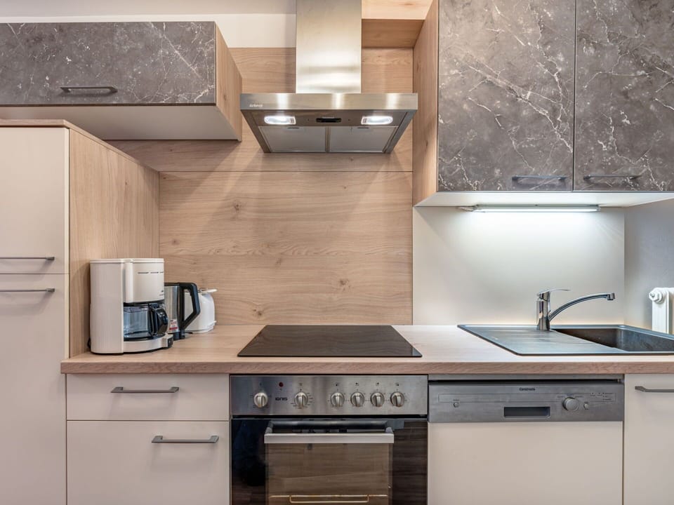 Kitchen Appliance, Kitchen, Countertop, Major Appliance, Cabinetry, Home Appliance, Wood, Furniture, Flooring, Interior Design