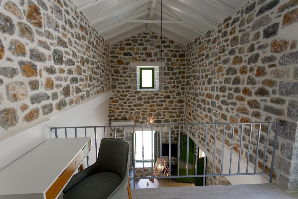 Sleeping gallery above the living room
