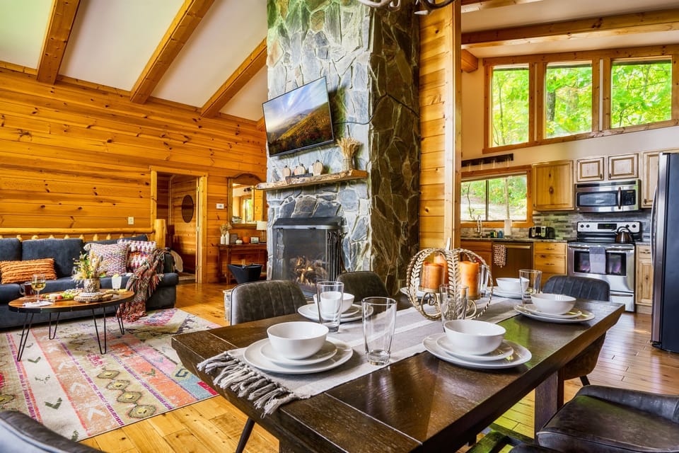 This open concept provide a lot of room for large groups.