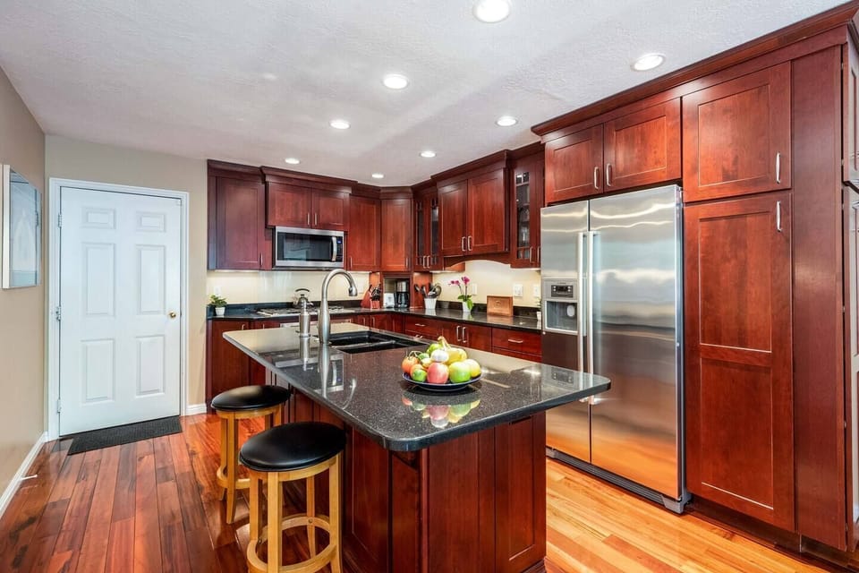 Cook and entertain easily with a kitchen counter included.