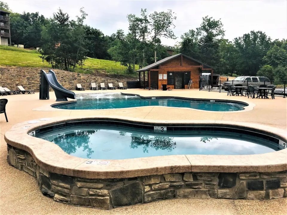 Main Pool. Seasonal operations