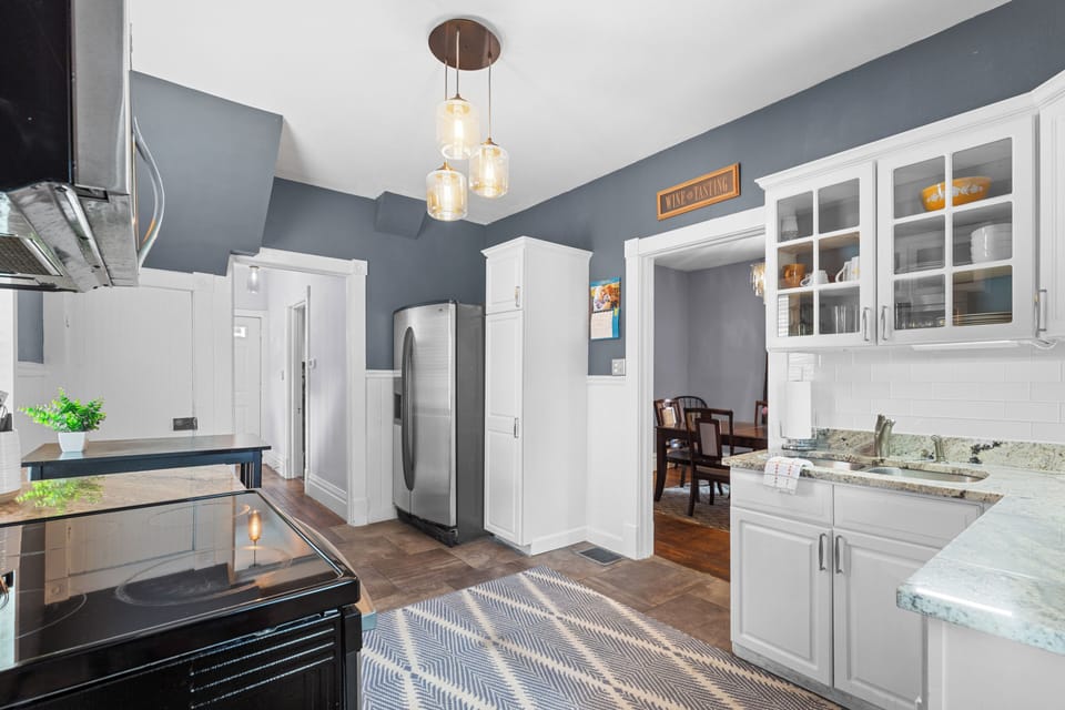 Kitchen/Full Size Appliances
