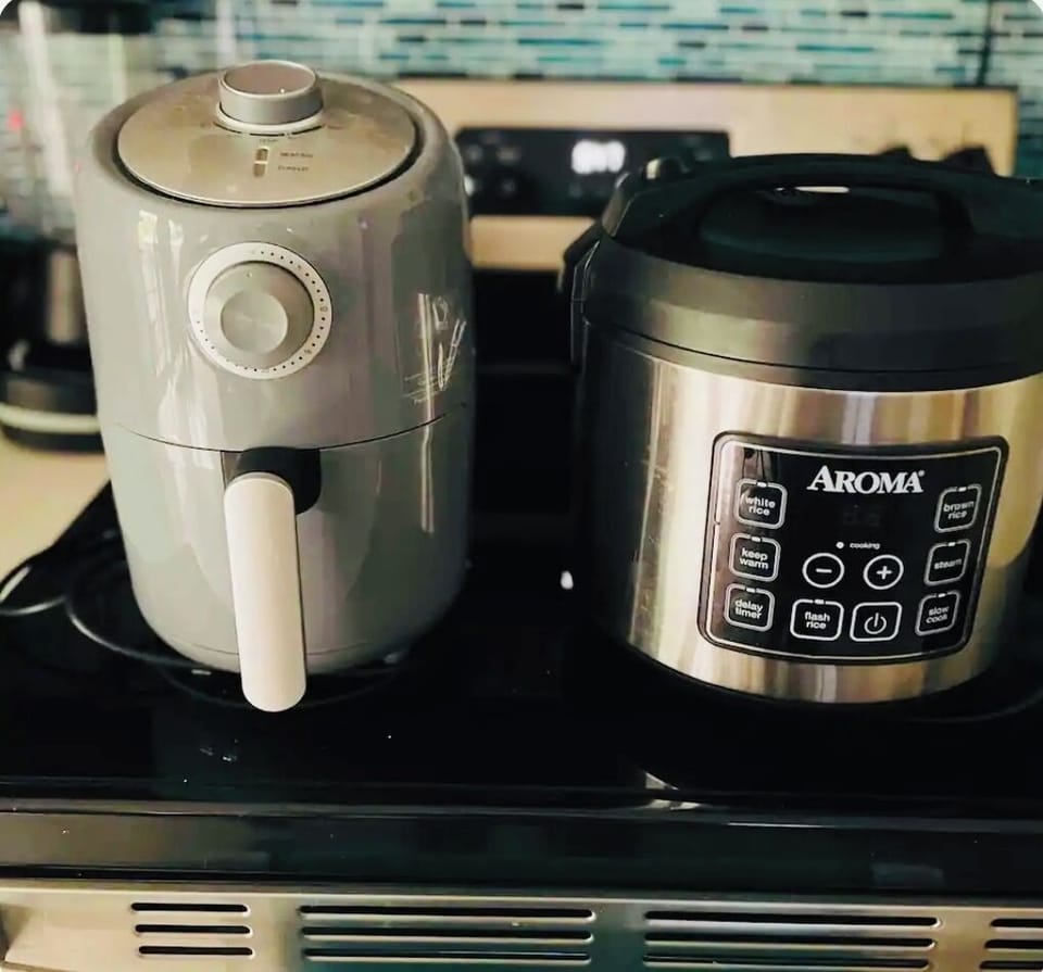 Rice cooker , air fryer 