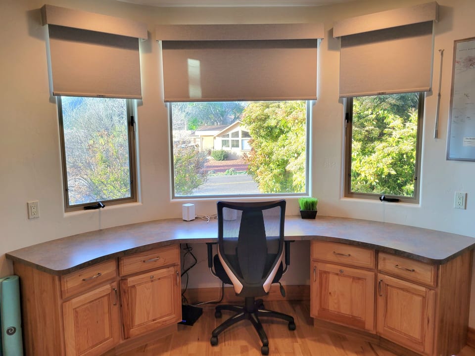 Perfect working space with lots of natural light