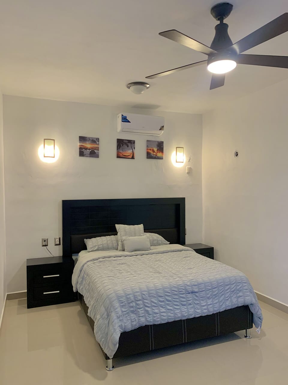 1 Queen Bedroom 
