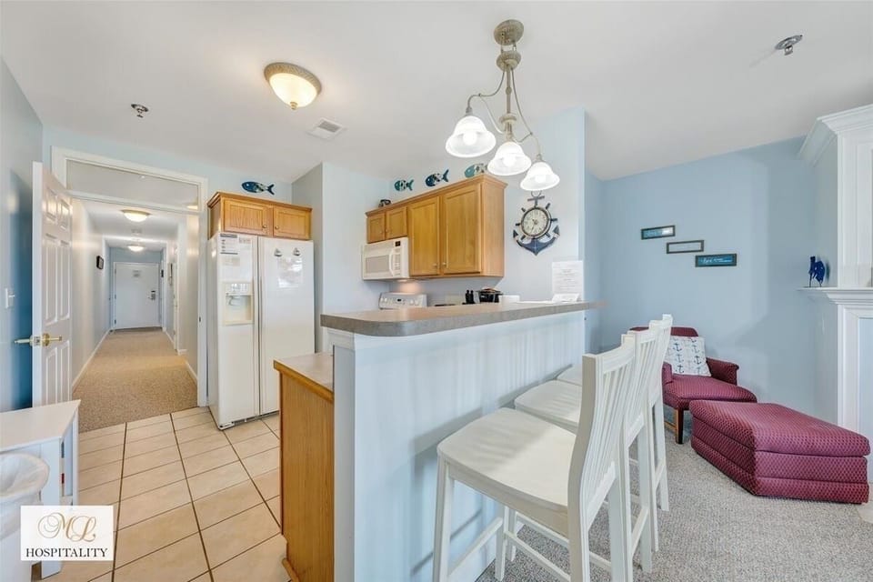 Kitchen - Breakfast Bar