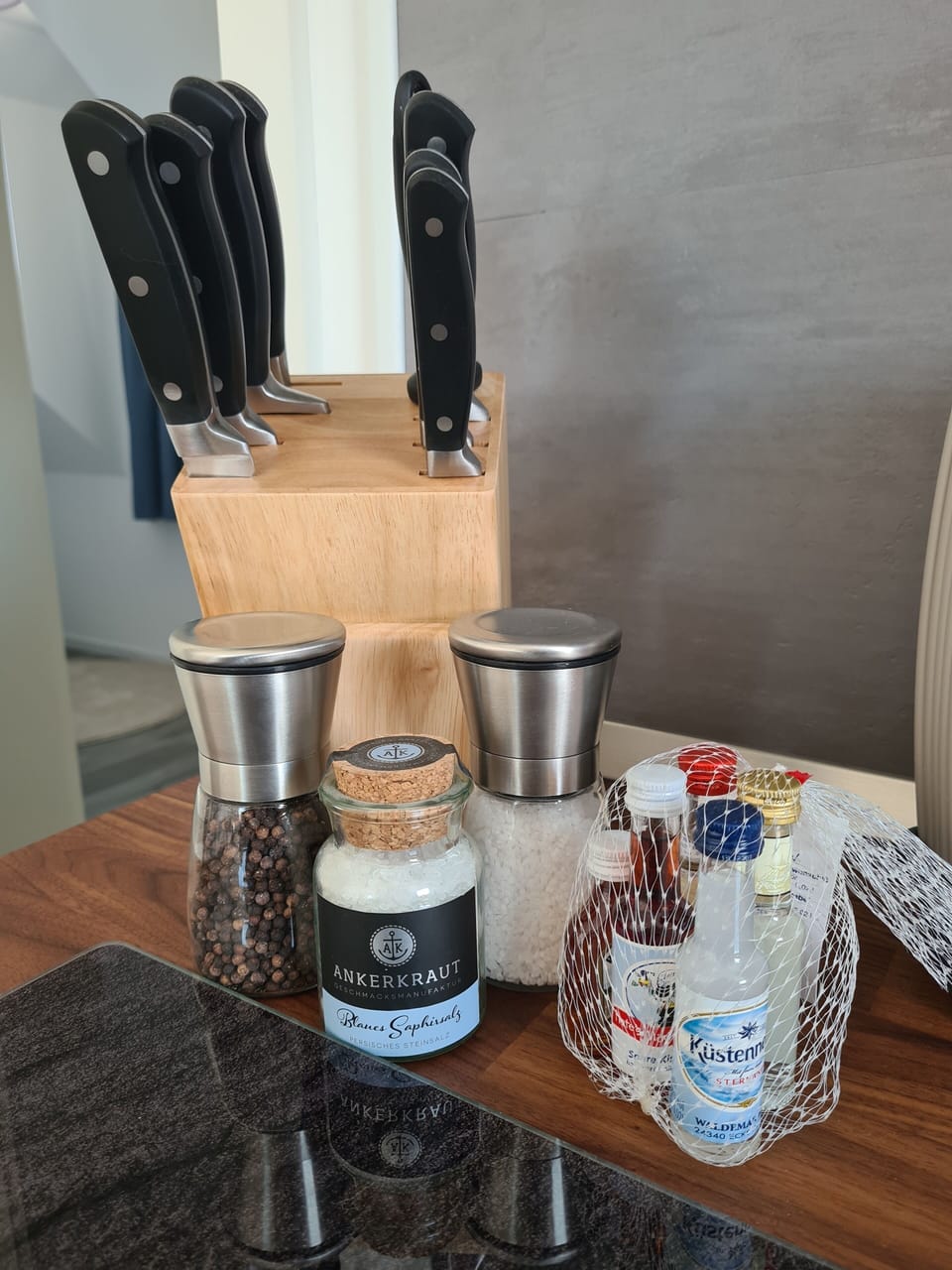 Bathroom amenities