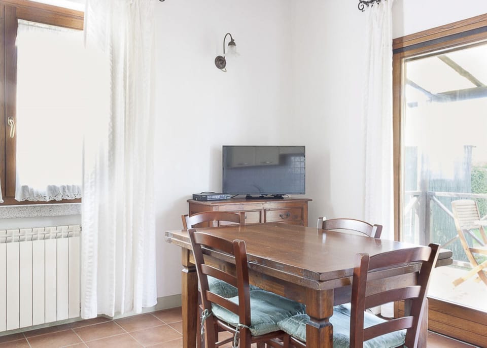 Perone, apartment in Elba Island, livingroom, sofabed