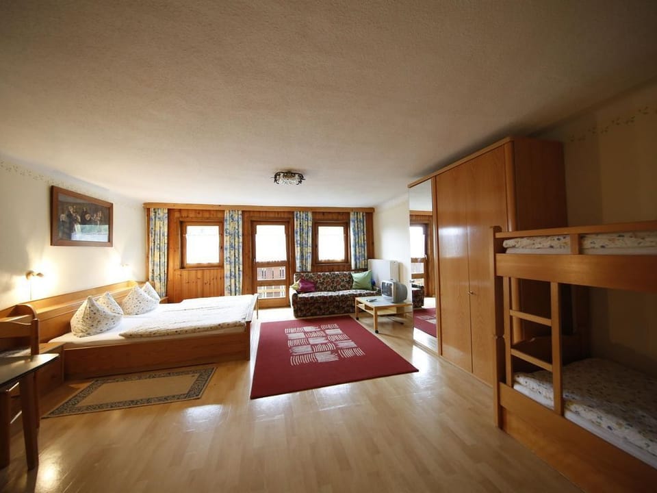 Vierbettzimmer mit Dusche, WC - Gasthof Michlbauer Bed and Breakfast in Schladming