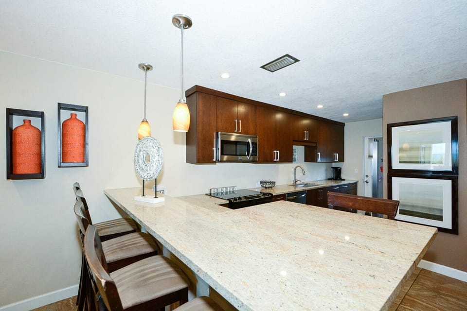 Kitchen bar