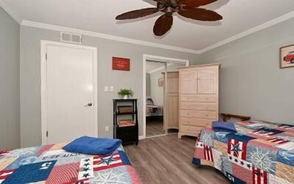 Guest bedroom