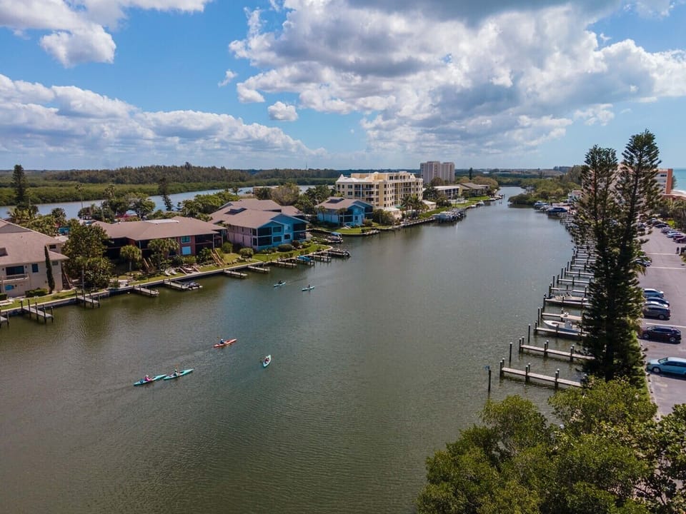 Blind Pass Lagoon - Fun for kayaking, paddle boarding & boating