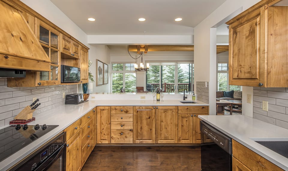 Fully Stocked Kitchen