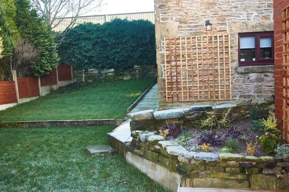 GORGEOUS COUNTRY HOUSE SLEEPS 8***