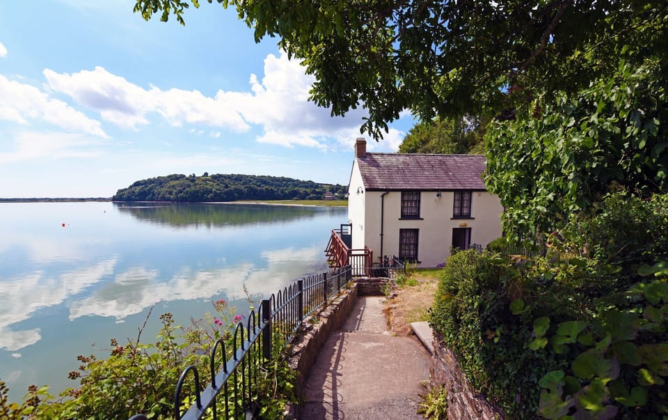 very close to Dylan Thomas' boathouse