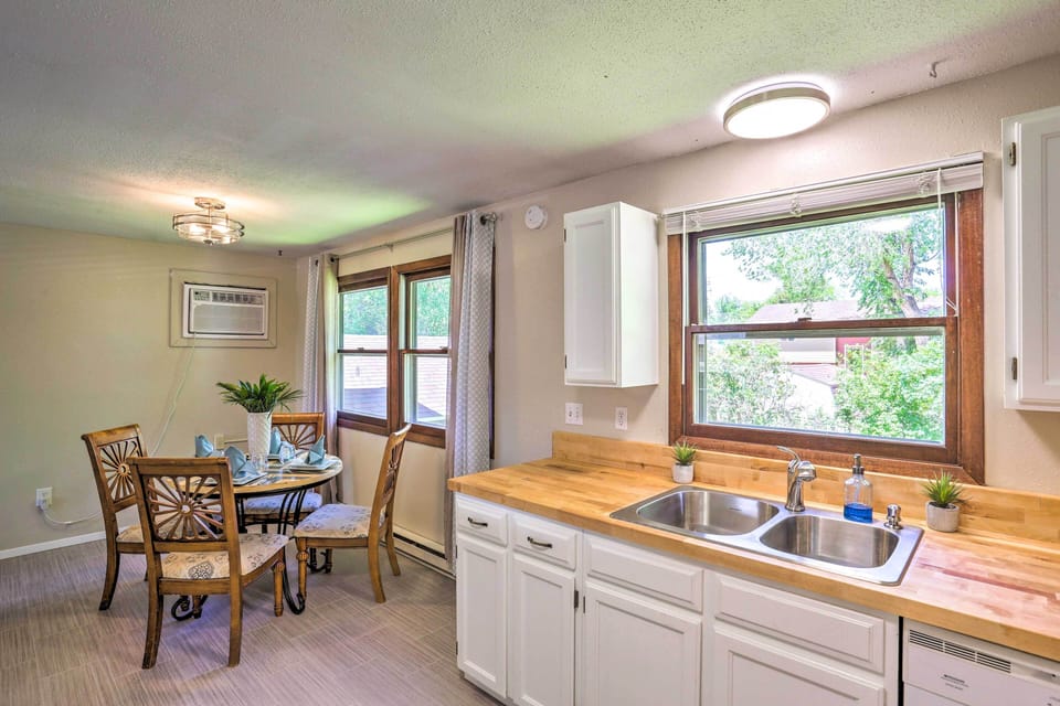 Kitchen | Dining Area | Cooking Basics | Newly Remodeled