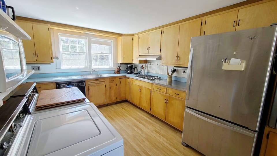 Nicely equipped kitchen