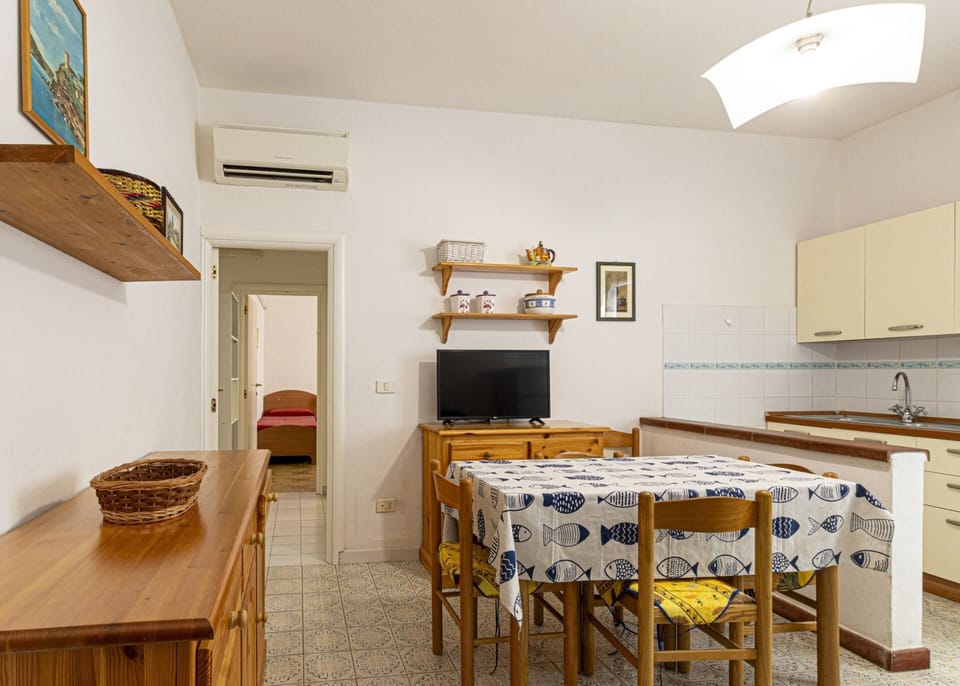 Living room table-Laura-Elba Island