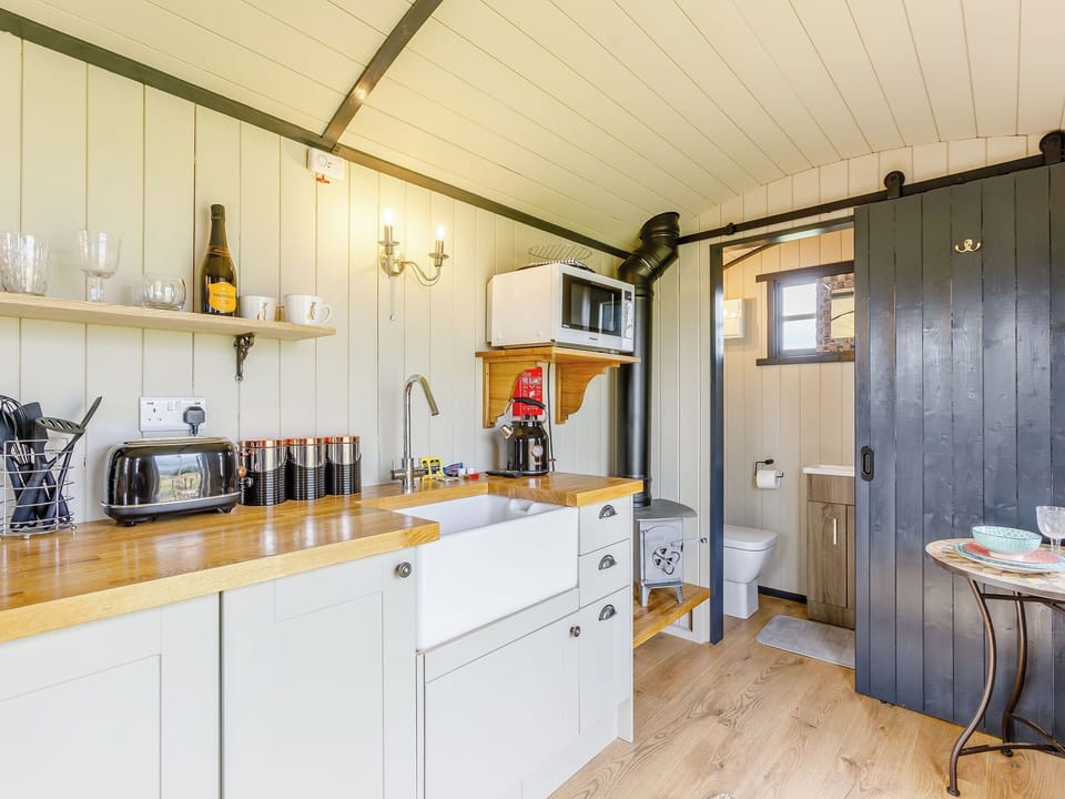 Interior | Daisy&rsquo;s Rest - Quarry Hill Farm, Shipton-Under-Wychwood