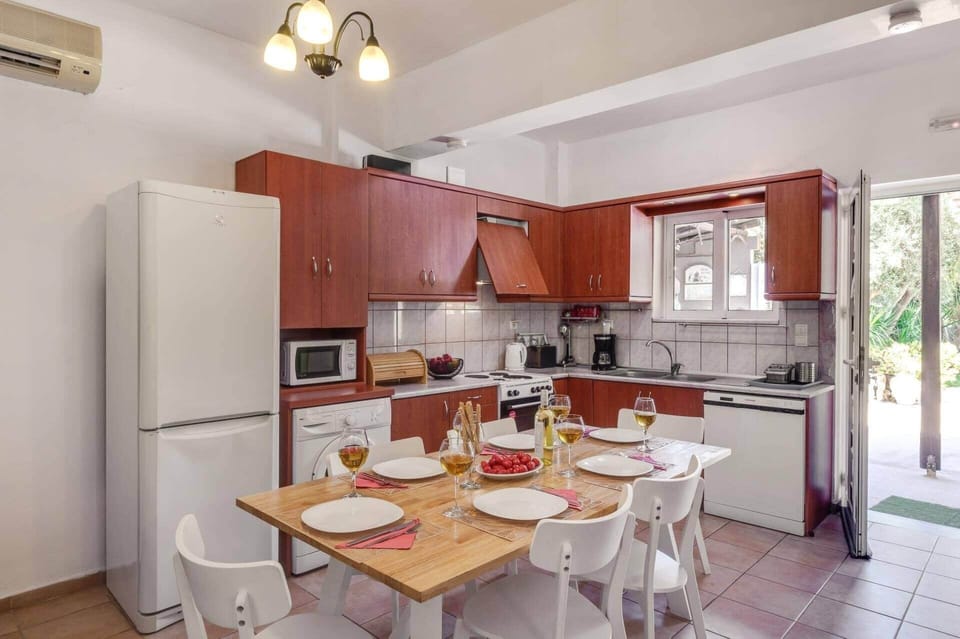 Villa Liostasi image