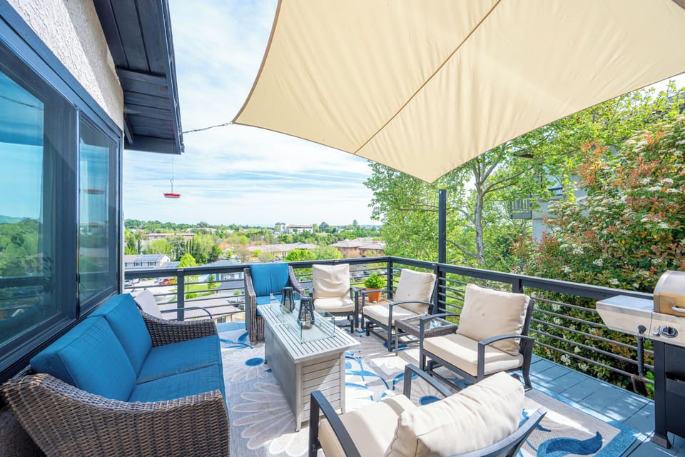 Upper deck with firepit, BBQ and a Traeger. What a view