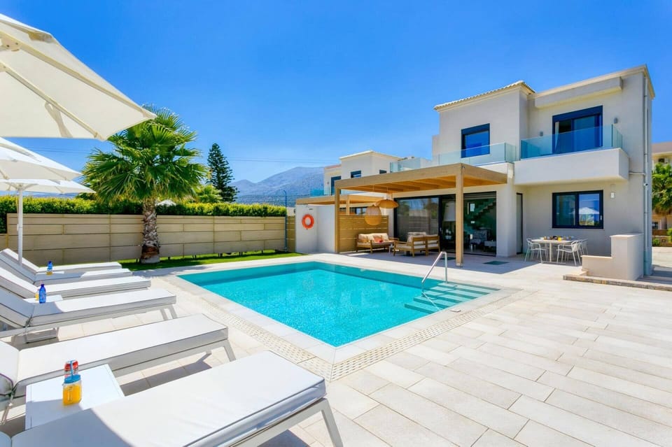 Villa Mariba White image